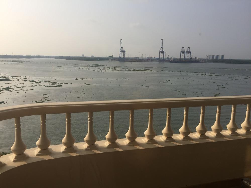 Taj Malabar Resort & Spa, Cochin. Kochi Екстериор снимка
