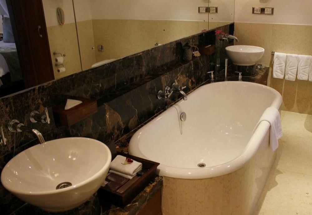 Taj Malabar Resort & Spa, Cochin. Kochi Екстериор снимка